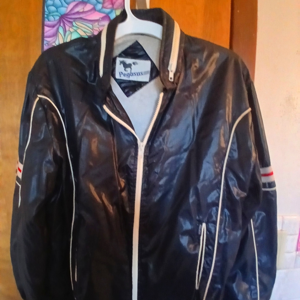 Pegasus bu North Bay VIINTAGE Black Men's Windbreaker with White Trim